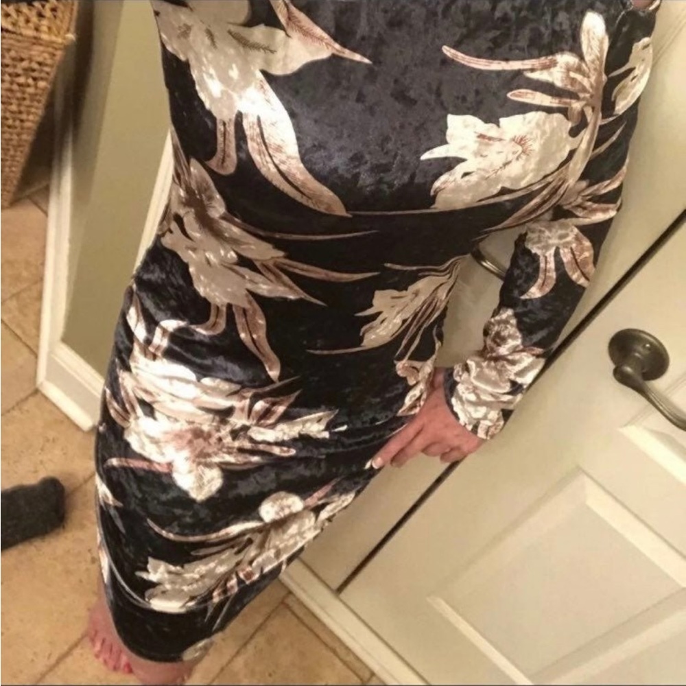Dress cold shoulder ruched hip fitted dress